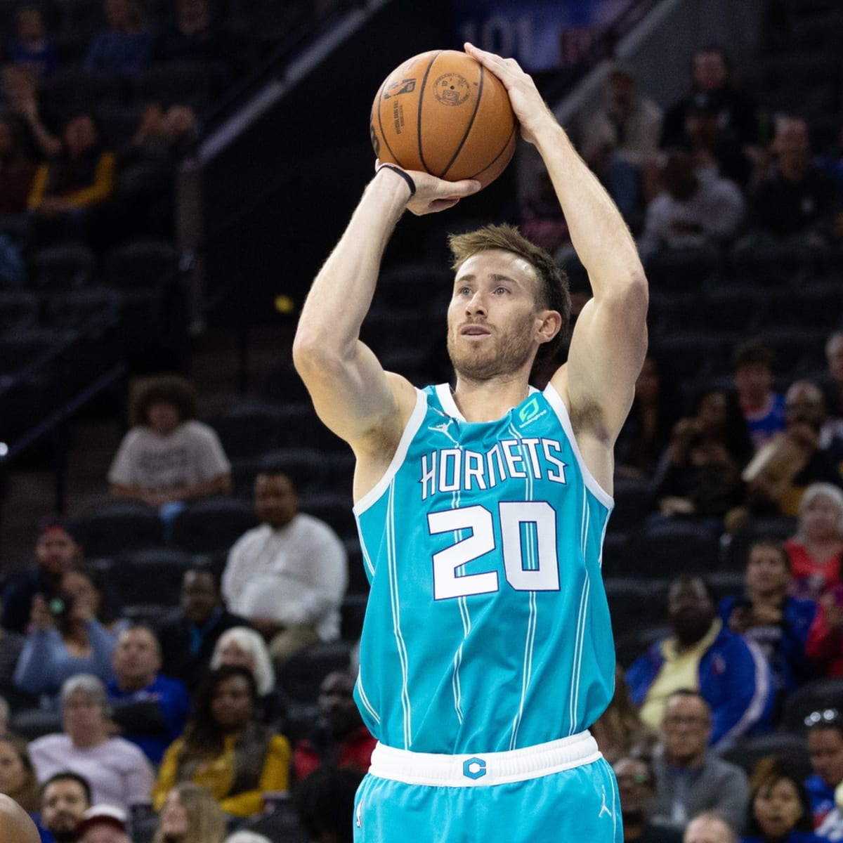 Gordon Hayward Shoulder Injury - Sports Illustrated Charlotte Hornets News,  Analysis and More