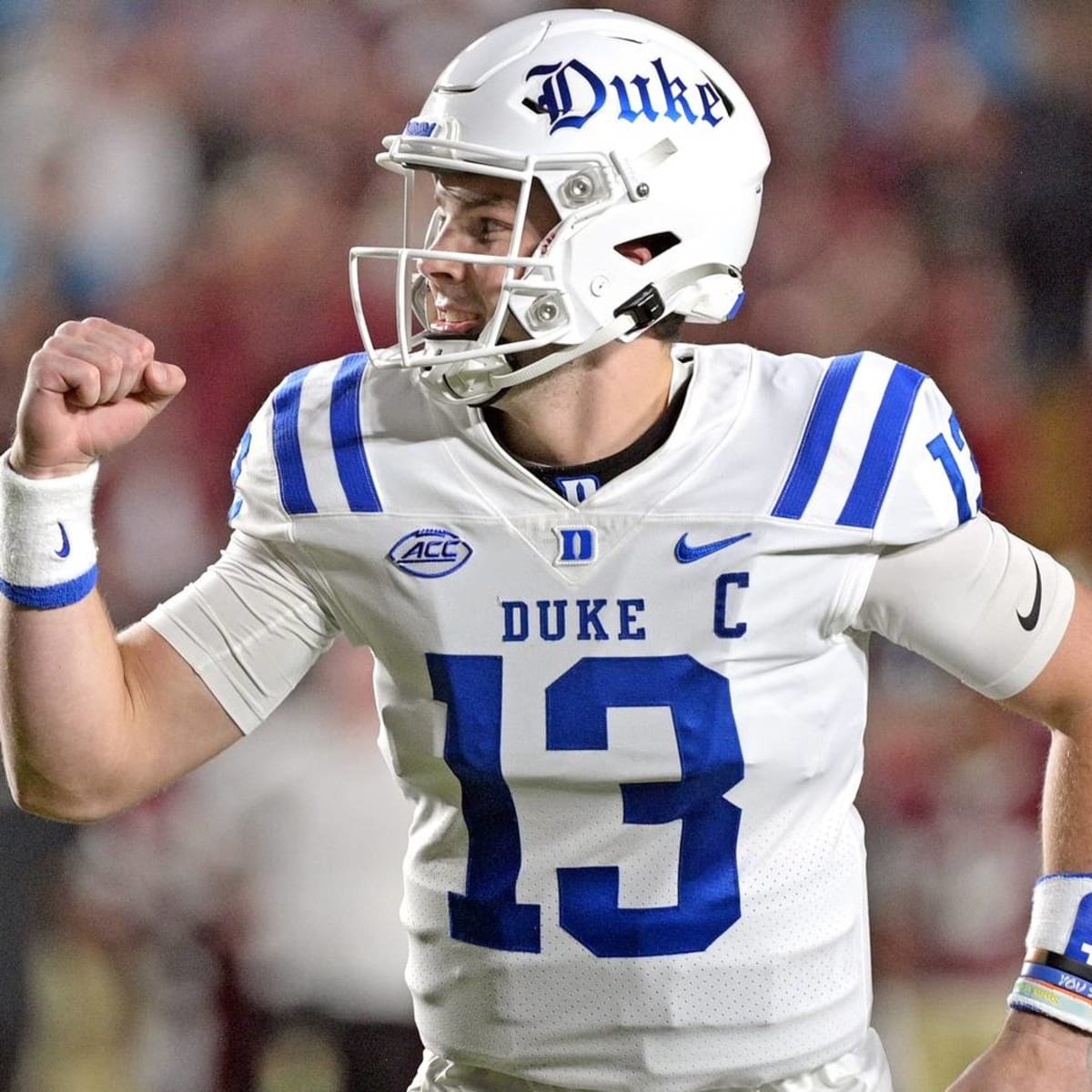 COMMITTED: Duke QB Riley Leonard is transferring to the University of Notre  Dame, he announced! #GoIrish ☘️ ‎ Leonard, widely regarded as…