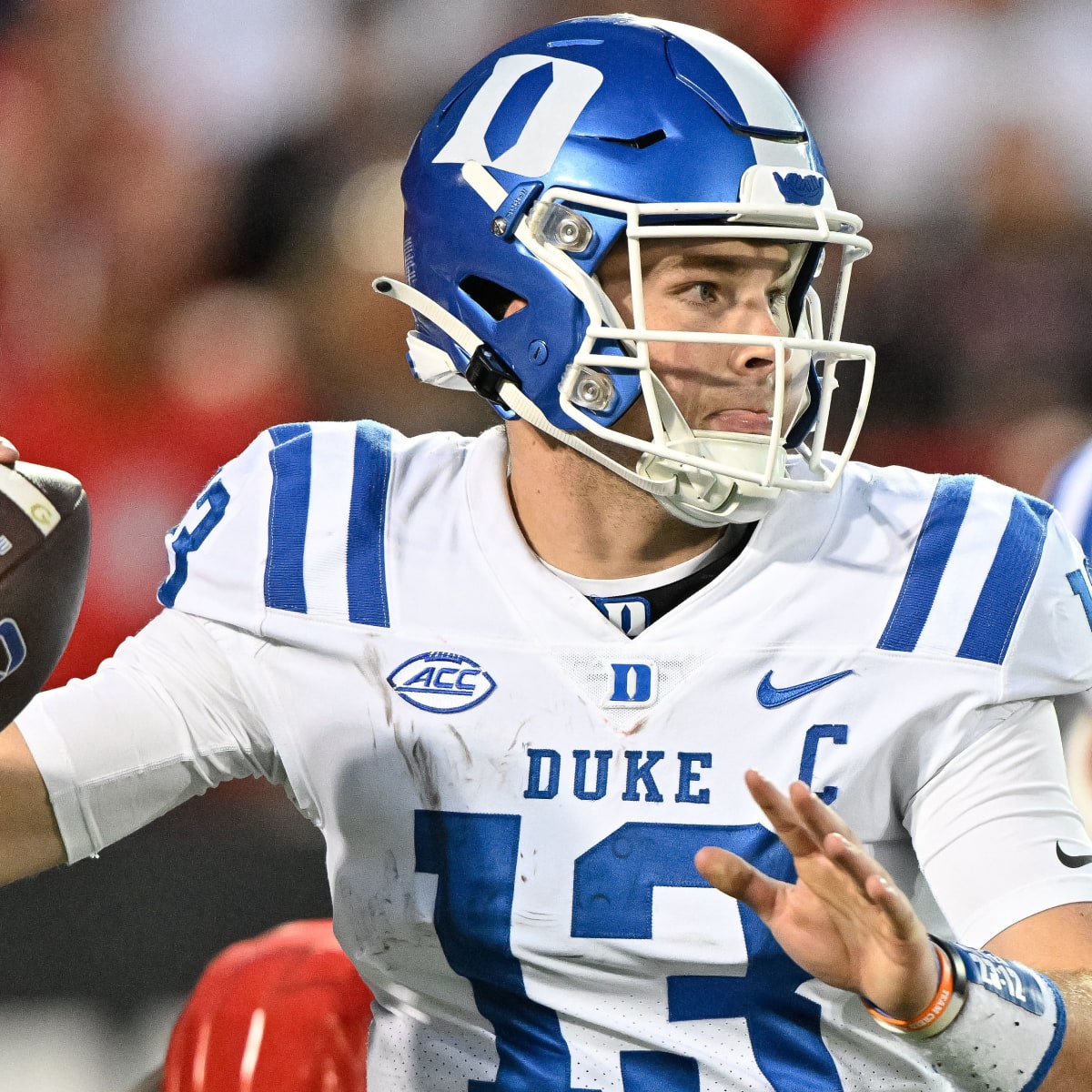 COMMITTED: Duke QB Riley Leonard is transferring to the University of Notre  Dame, he announced! #GoIrish ☘️ ‎ Leonard, widely regarded as…