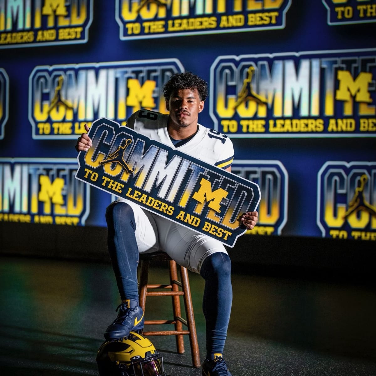 Michigan football lands top '25 TE Eli Owens - Sports Illustrated Michigan  Wolverines News, Analysis and More