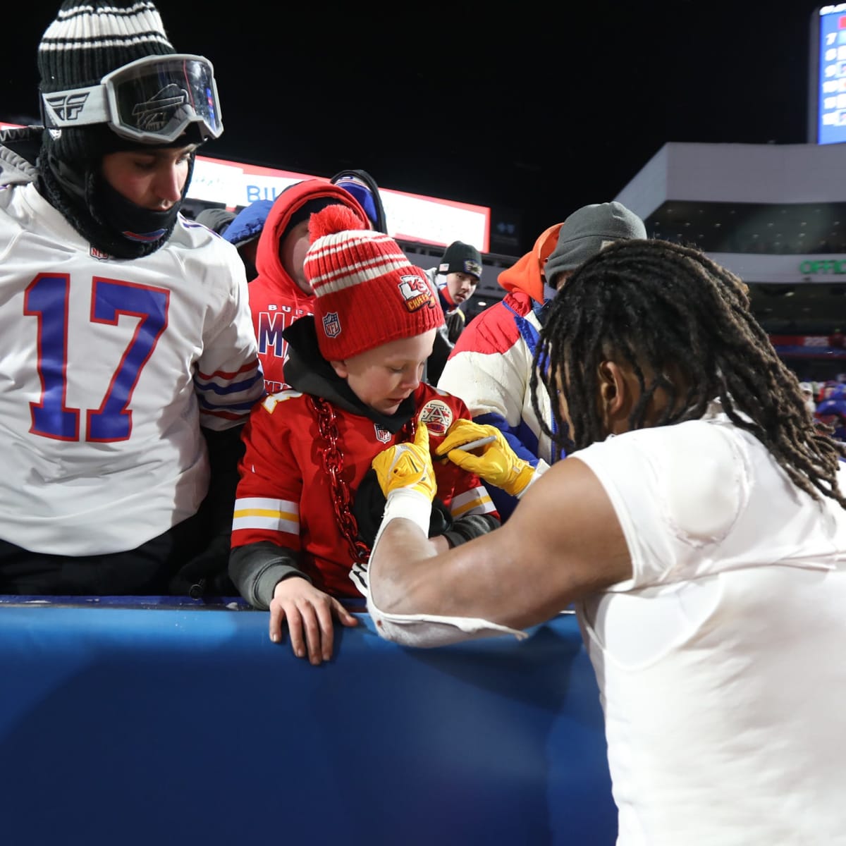WATCH: Former Rutgers RB Isiah Pacheco, Young Kansas City Chiefs Fan Share  Awesome Moment After AFC Divisional Round Win Over Buffalo Bills - Sports  Illustrated Indiana Hoosiers News, Analysis and More