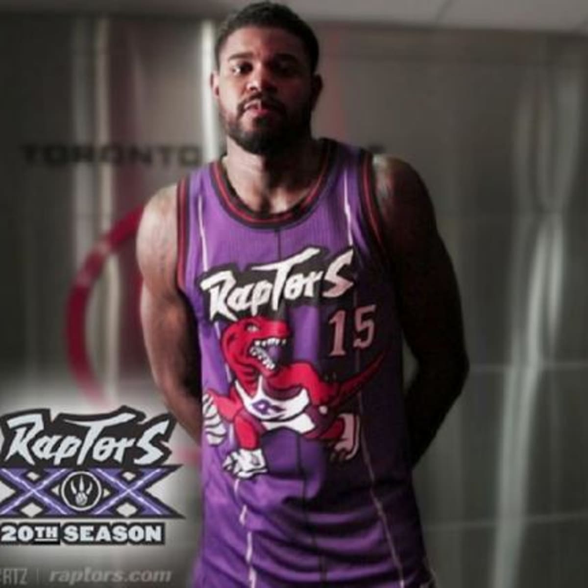 Toronto Raptors Retro Court Design Reveal Throws Back To The 90s In The  Best Way - Narcity
