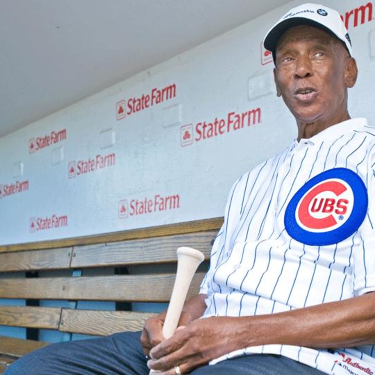 Chicago Cubs Hall of Famer Ernie Banks dies at 83