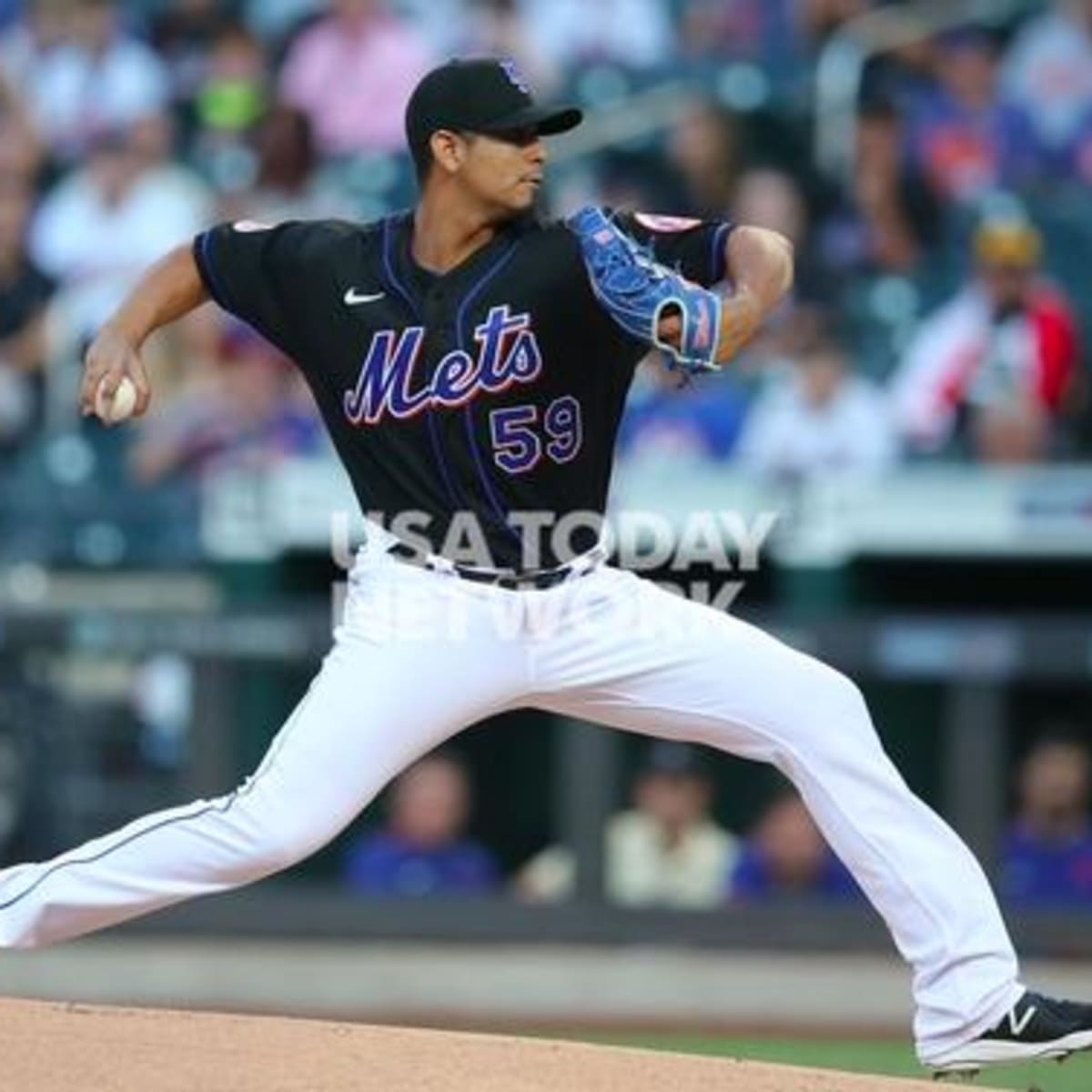 Carlos Carrasco's Mets Debut, Black Jersey Night Spoiled In Loss To Reds -  Sports Illustrated New York Mets News, Analysis and More