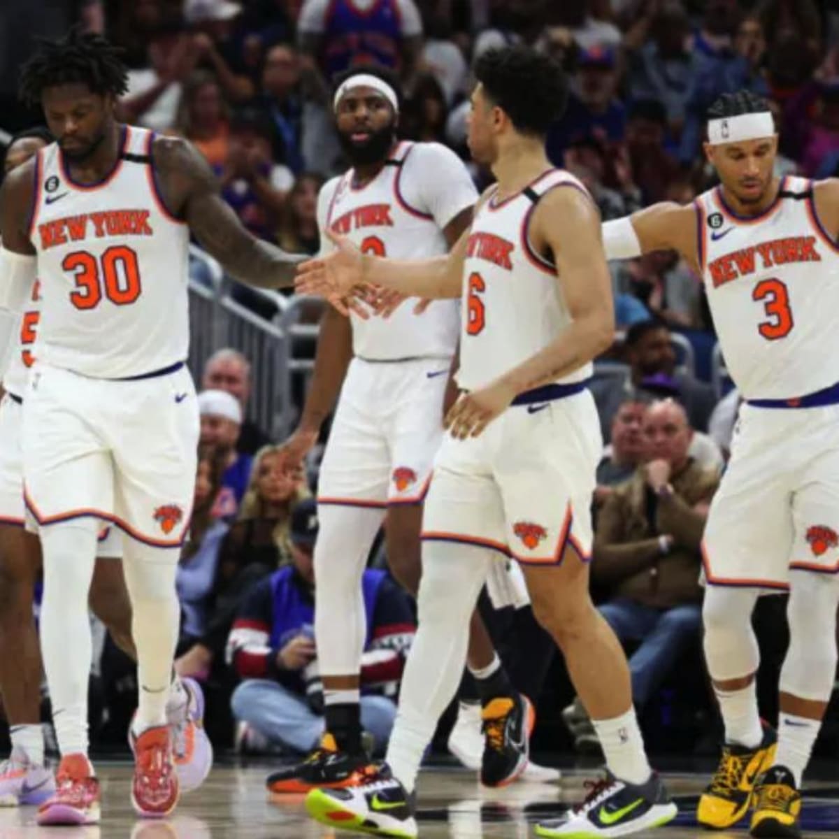With NY Knicks and Brooklyn Nets both playing in New York on first day of  NBA playoffs, city takes in basketball atmosphere – New York Daily News