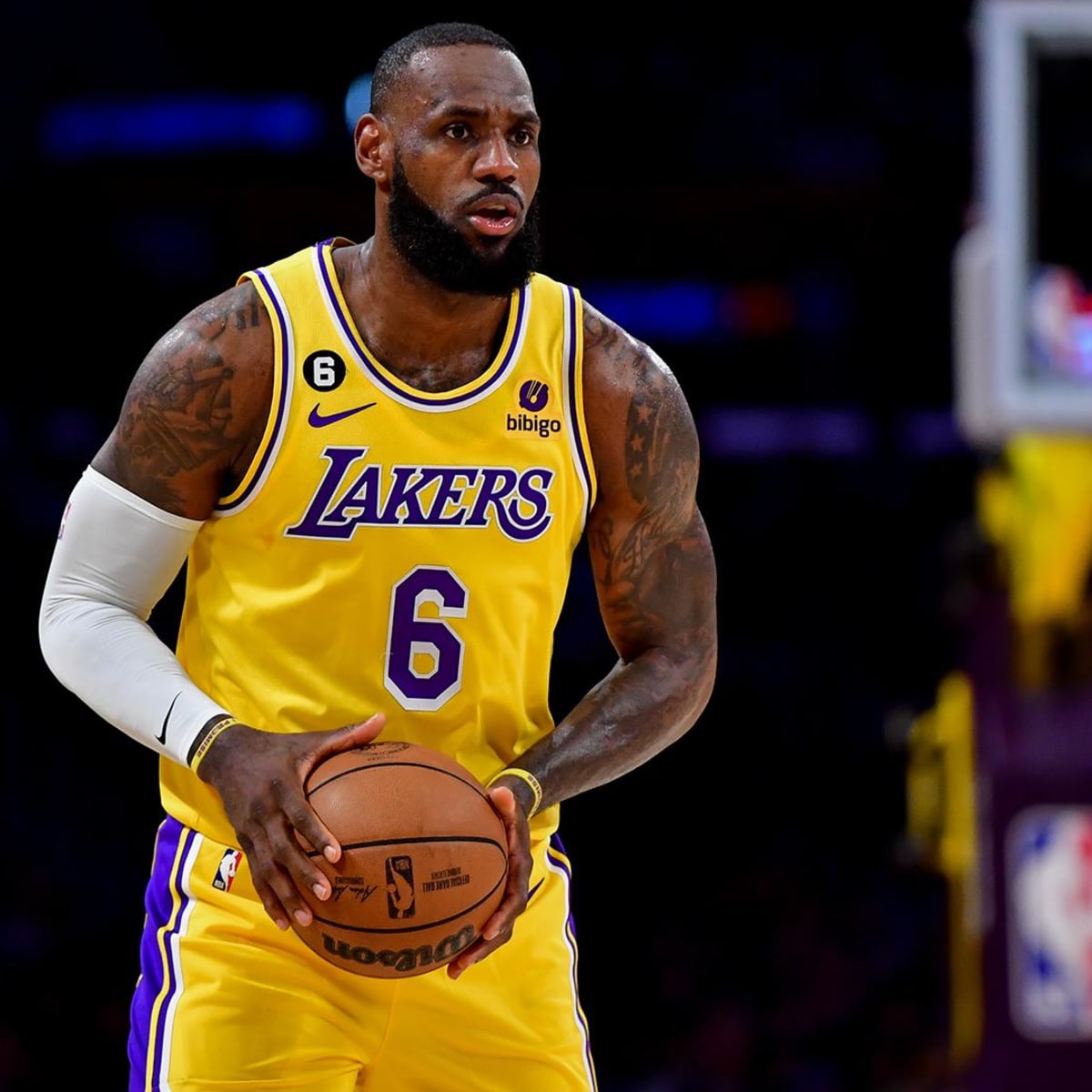 How Lakers' free-agent signings fit with LeBron James, Anthony