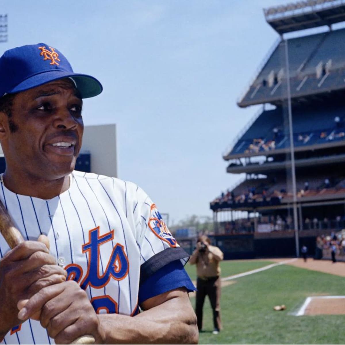 New York Mets Retire Willie Mays' Number - Sports Illustrated New