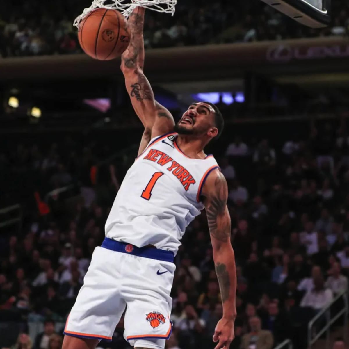 Obi Toppin of the New York Knicks wears Nike shoes in the first half  Fotografía de noticias - Getty Images