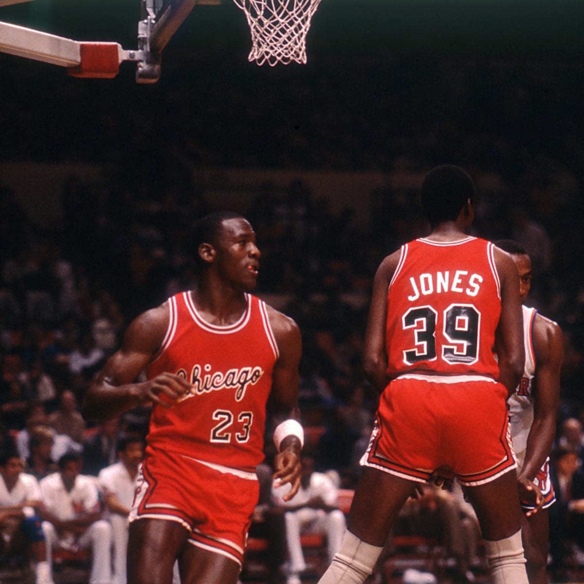 On this date: Michael Jordan makes his NBA debut for the Chicago