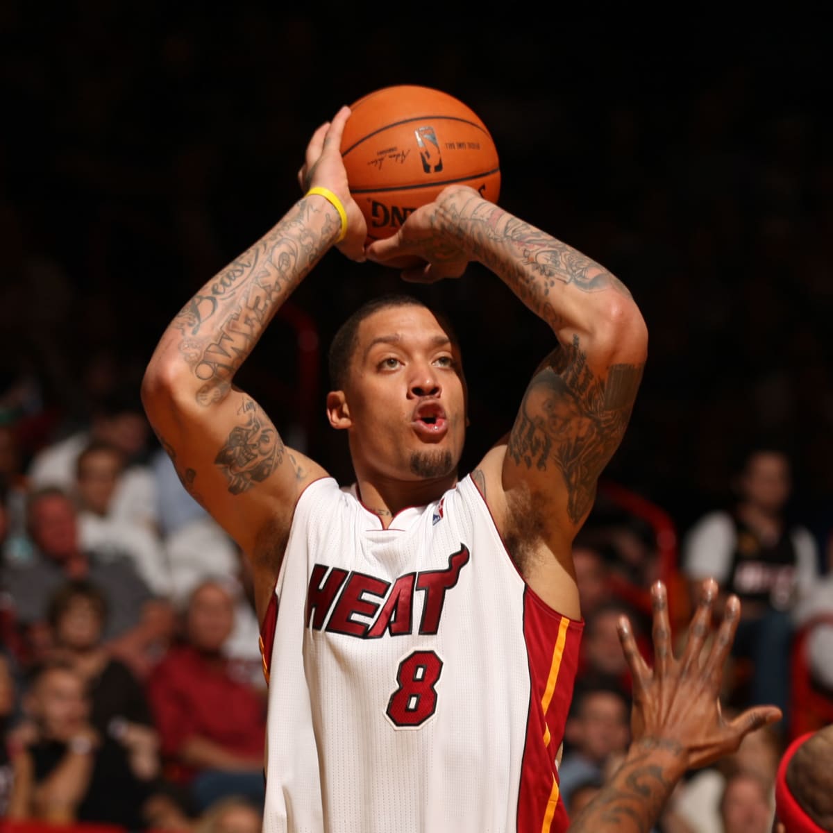Michael Beasley leaves Memphis Grizzlies, signs deal in China ...
