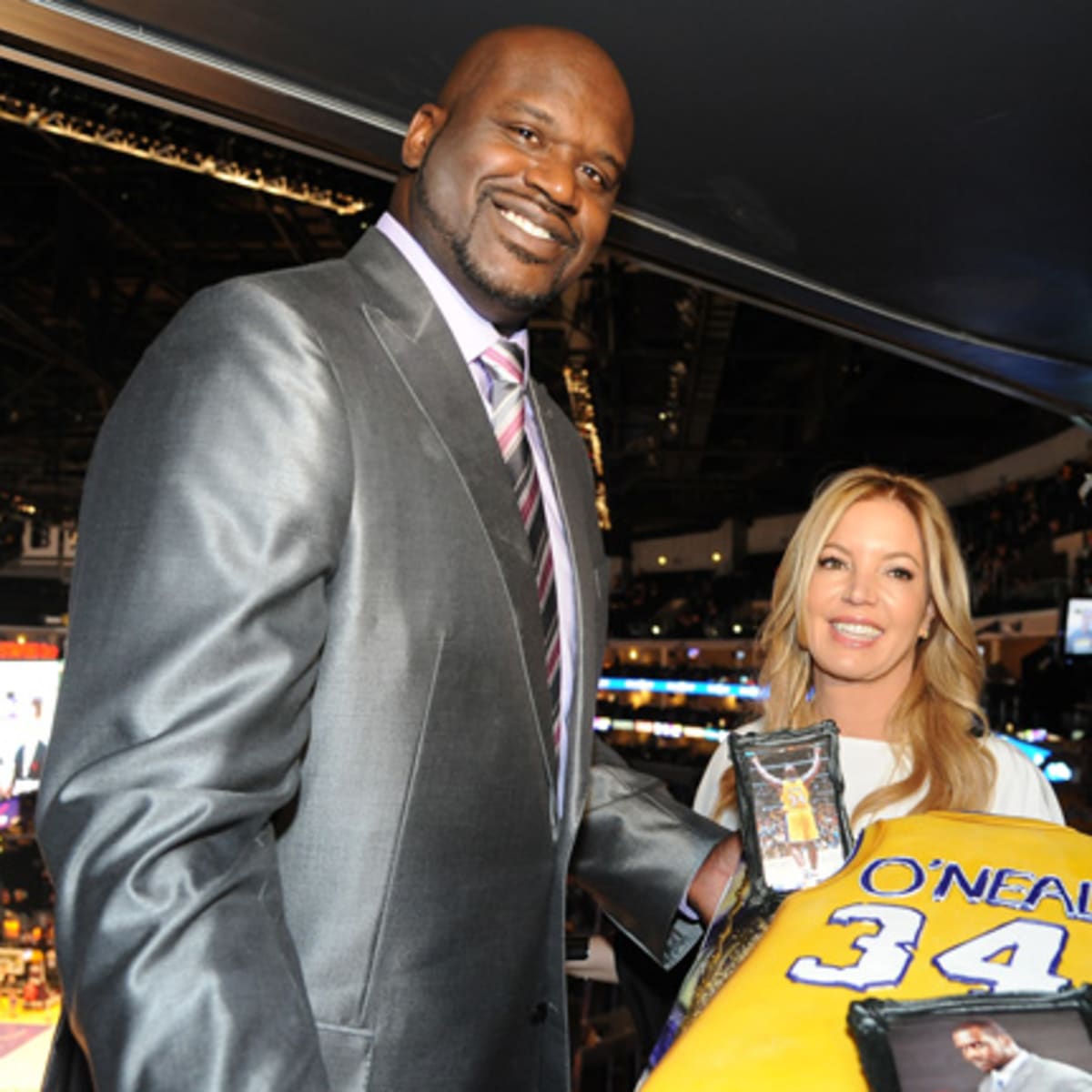 Lakers retire Shaquille O'Neal's No. 34 - Sports Illustrated