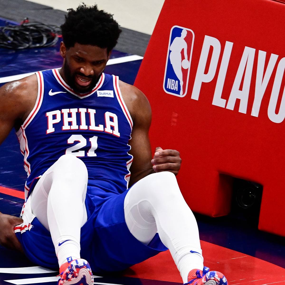 Embiid Exits Game 4 vs. Wizards With Right Knee Soreness