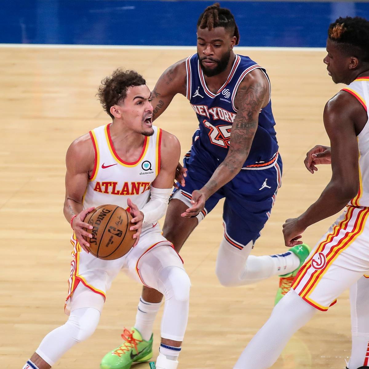 Hawks Bounce Knicks From Playoffs in Decisive Game 5 Win