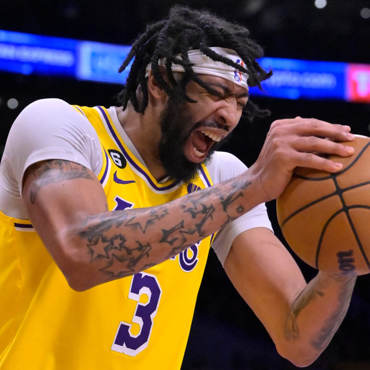Anthony Davis is back as Lakers Push for NBA playoffs - Sports