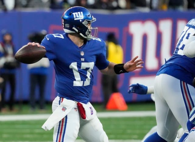 Dec 19, 2021; East Rutherford, N.J., USA; New York Giants quarterback Jake Fromm (17) throws late in the fourth quarter against the Dallas Cowboys at MetLife Stadium.