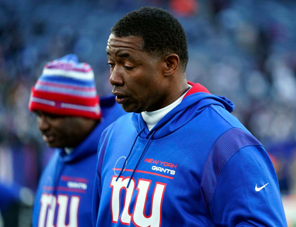 New York Giants defensive coordinator Patrick Graham walks off the field after the Giants lose to the Dallas Cowboys, 21-6, on Sunday, Dec. 19, 2021, in East Rutherford.