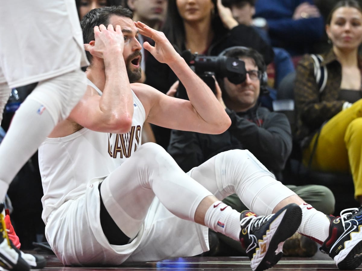 Kevin Love Believes That Kyrie Irving Should Have Jersey Retired By  Cavaliers - Sports Illustrated Cleveland Cavs News, Analysis and More
