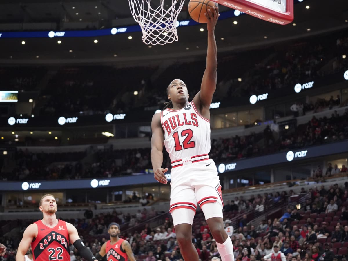 Ayo Dosunmu earns starting point guard spot to begin Bulls' season