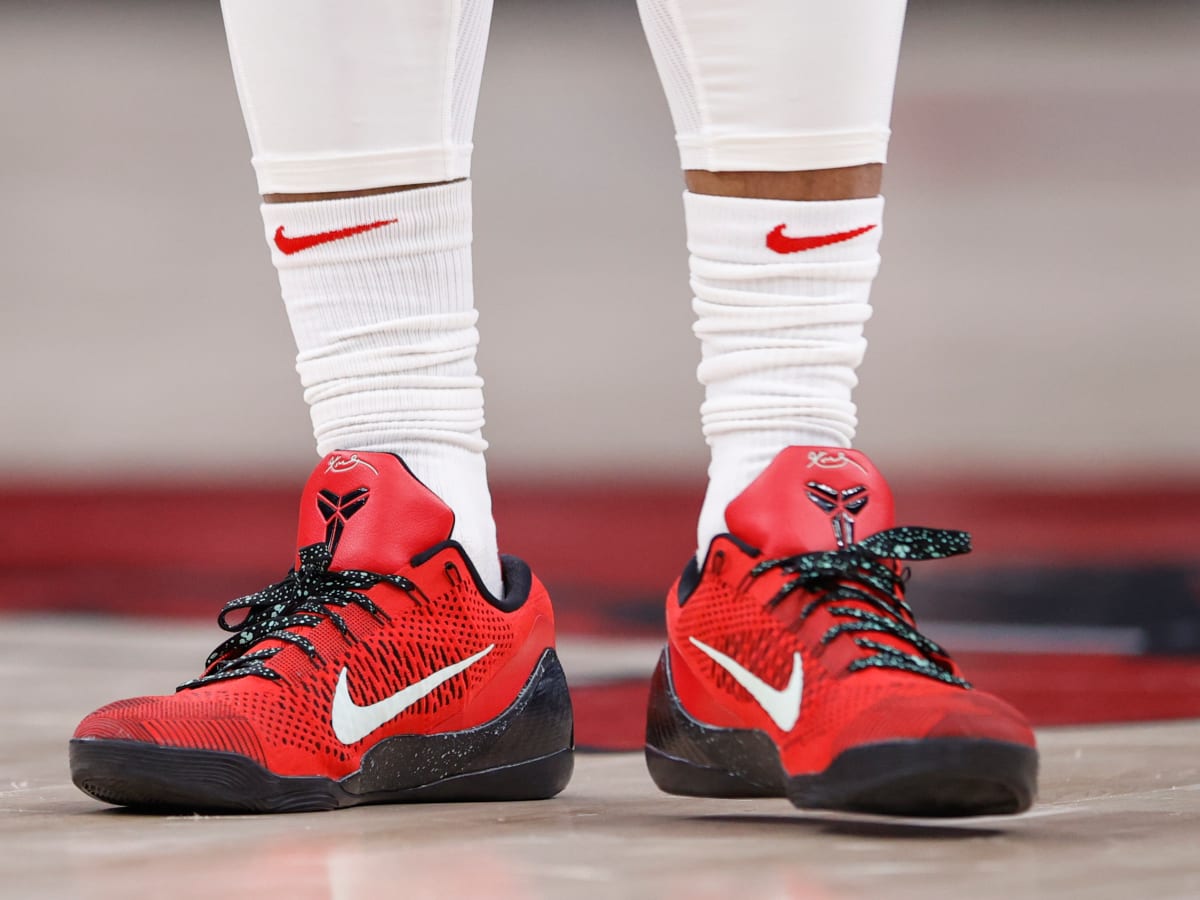 NBA sneakers of the night: DeMar DeRozan debuts new Kobe 1 and more