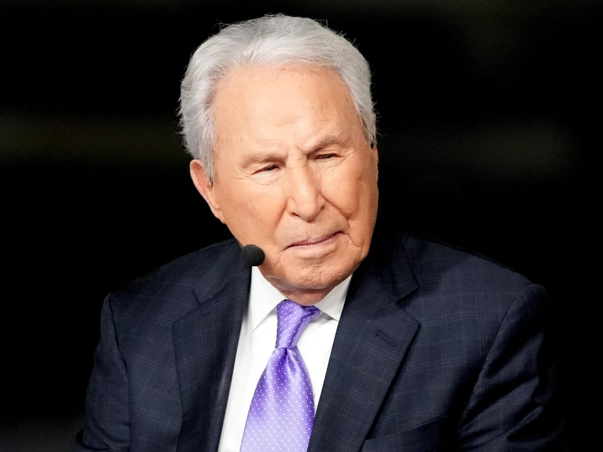 Lee Corso absent from ESPN College GameDay over health issue - College  Football HQ