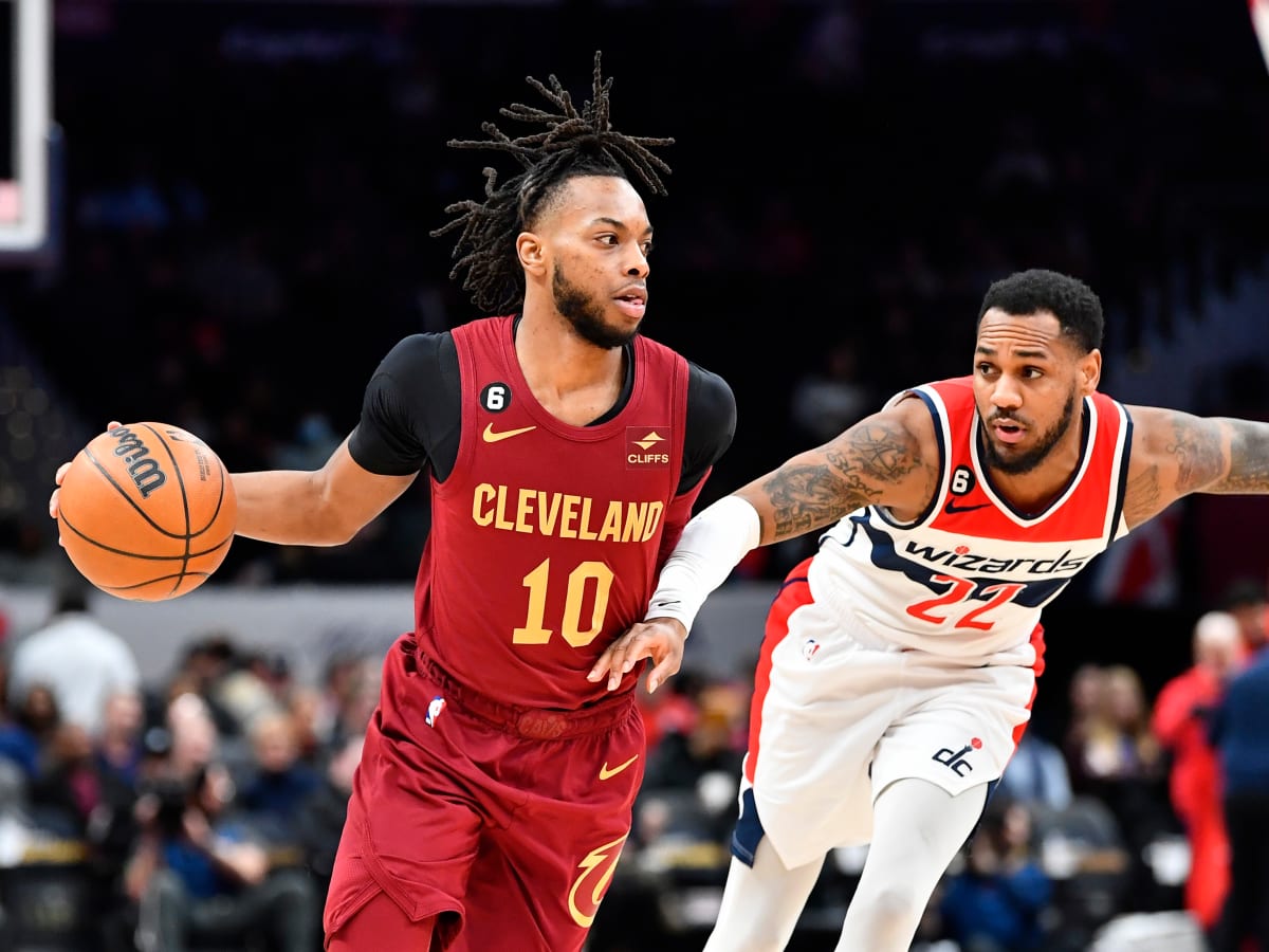 Watch Darius Garland connect with Donovan Mitchell on a lob pass, give  Cavaliers early lead in LA (Video) 