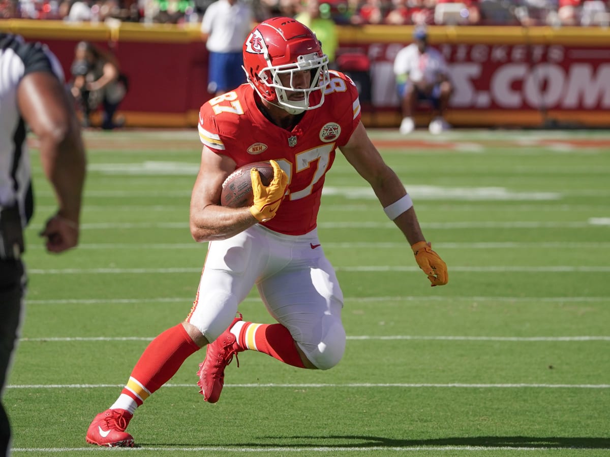 Travis Kelce Wears Stylish Pre-Game Outfit as Kansas City Chiefs Face Off  with L.A. Chargers