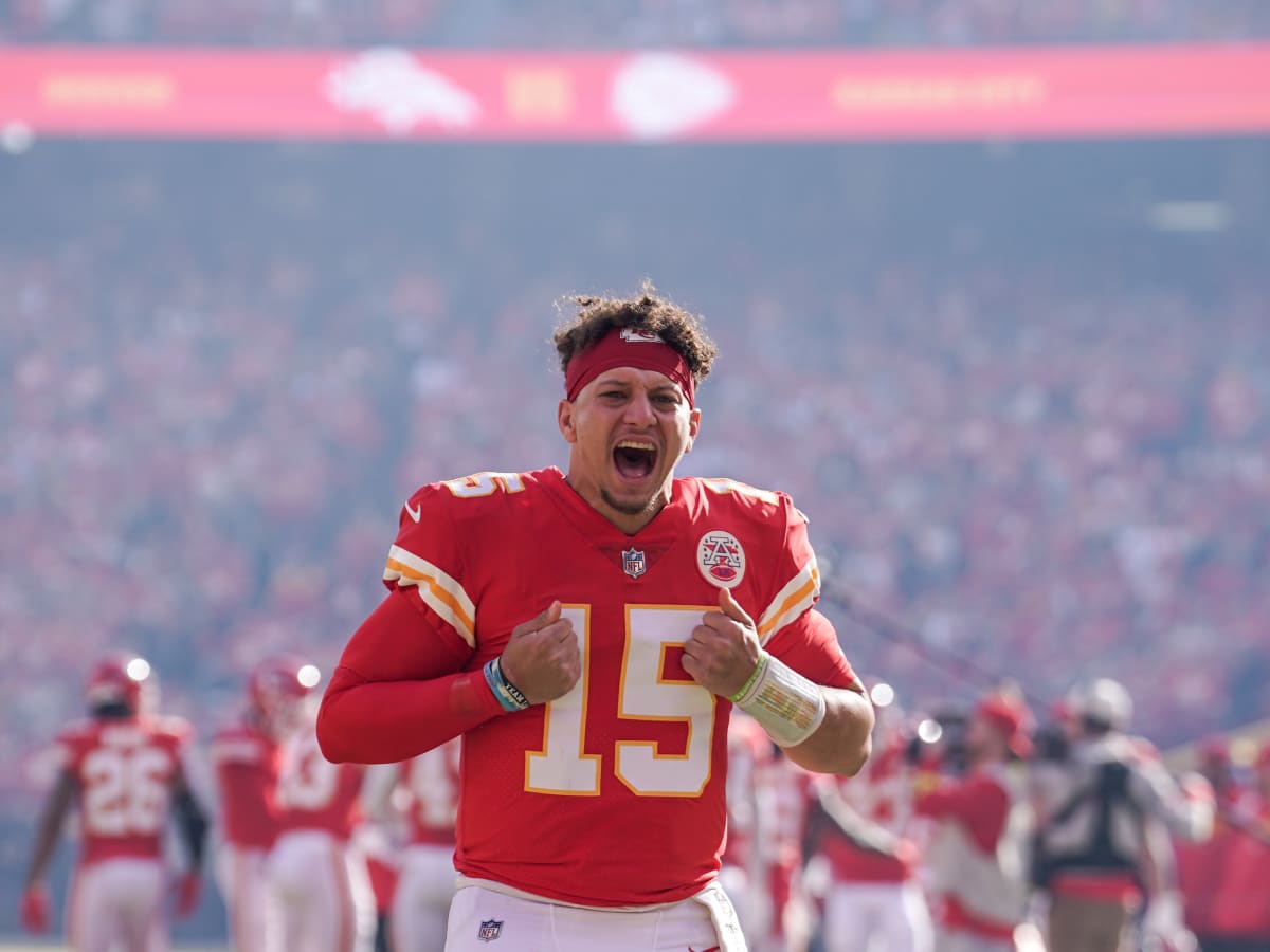 Patrick Mahomes Wears WNBA Legend's Shoes to Chiefs Game - Sports  Illustrated FanNation Kicks News, Analysis and More