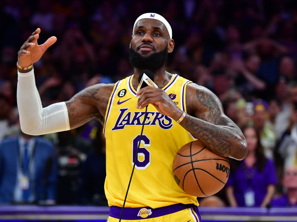 Distraktion ozon Overskæg Nike Disappoints Sneakerheads on LeBron James' Big Night - Sports  Illustrated FanNation Kicks News, Analysis and More