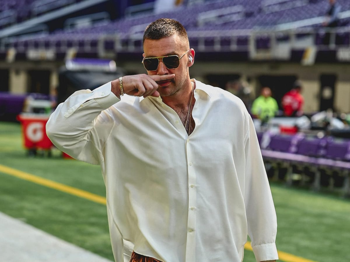 Travis Kelce's Outfit at Sunday's Game Was Yet Another Taylor