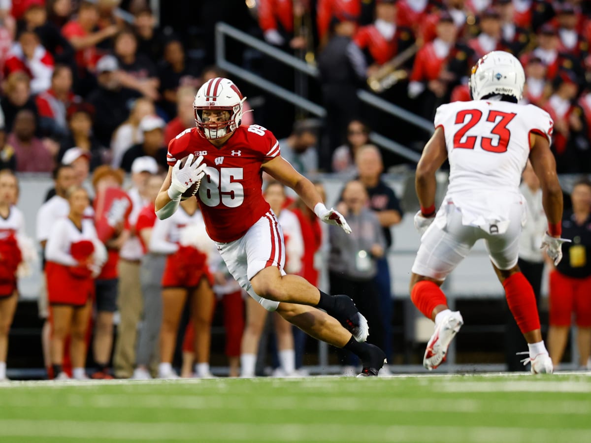 Wisconsin Football: Jake Ferguson and the Badgers' Offense - Sports  Illustrated Wisconsin Badgers News, Analysis and More