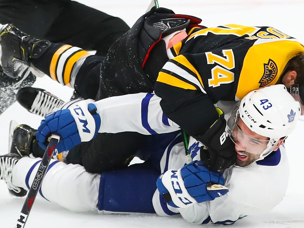 Leafs' Kadri receives game misconduct for charging Bruins' Wingels