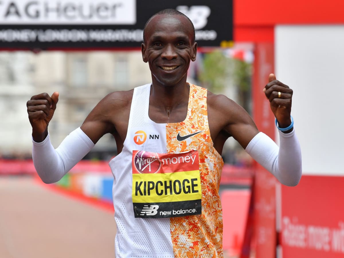 Eliud Kipchoge correu os 42,195 quilómetros em 1 hora, 59 minutos e 40  segundos, Notícias 24