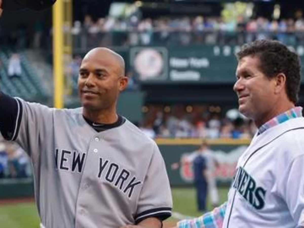 roy halladay hall of fame jersey