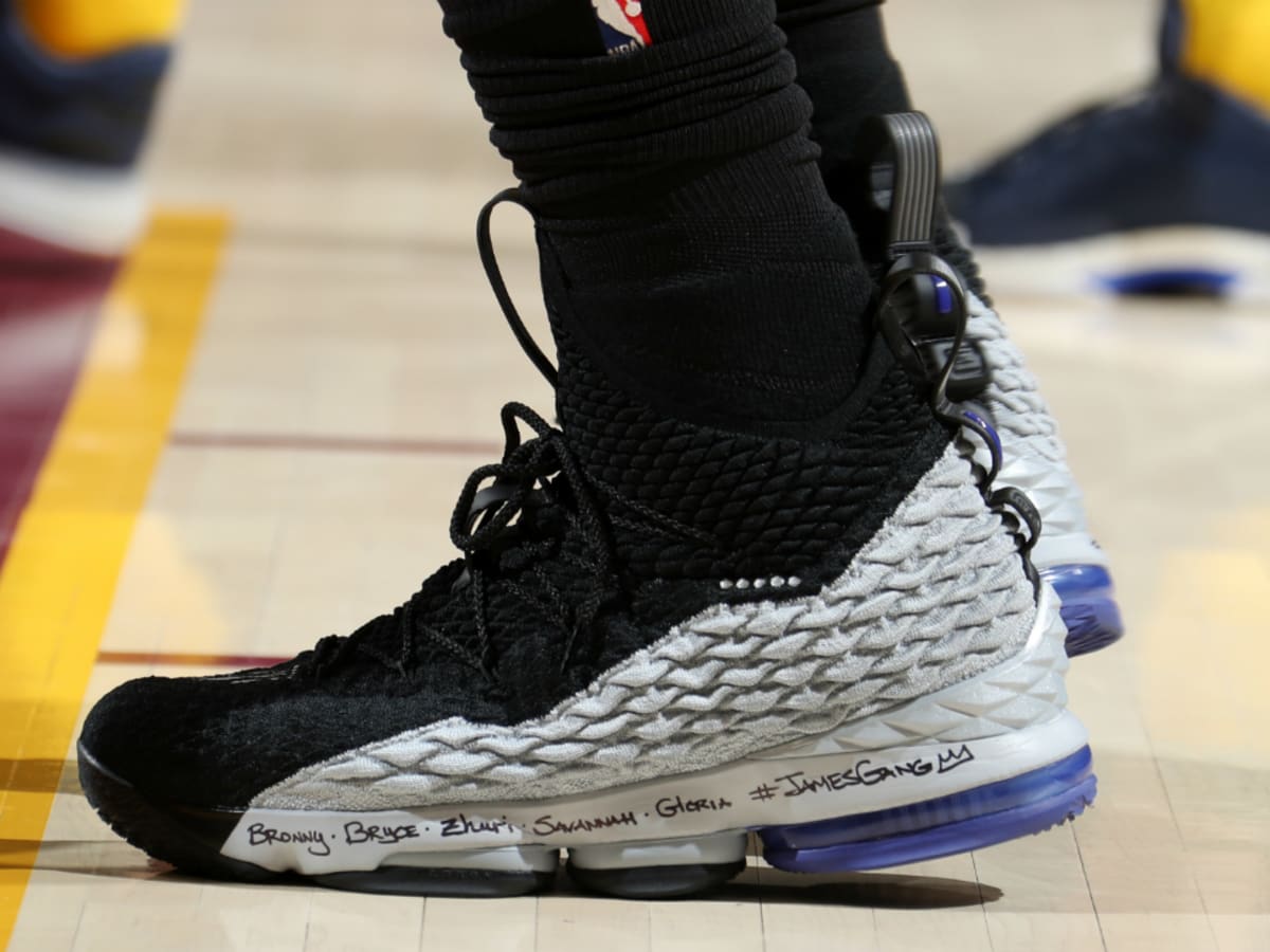 lebron 15 shoes playoffs 2018