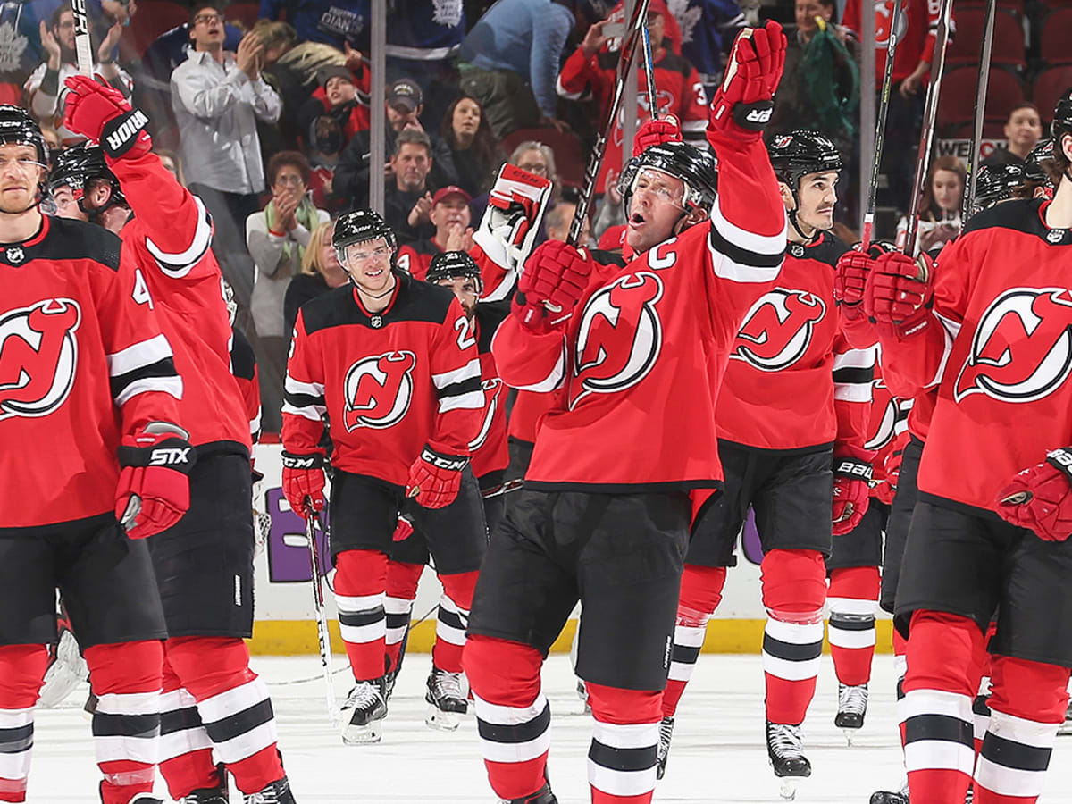 NJ Devils beat Philadelphia Flyers to end 10-game losing streak