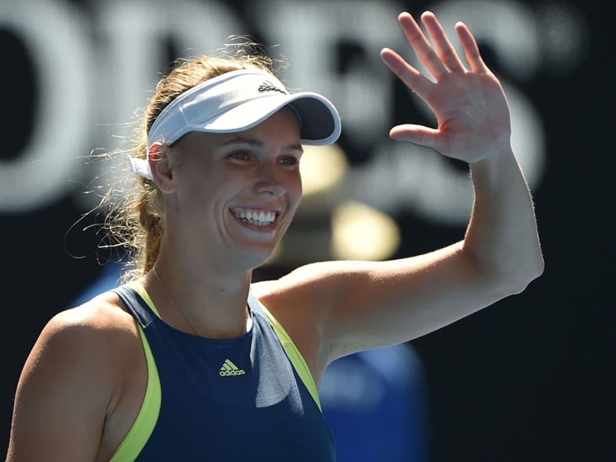 Lav en snemand Arthur Skærpe Australian Open 2018: Caroline Wozniacki beats Simona Halep - Sports  Illustrated