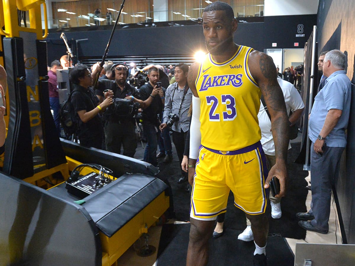 Lakers Store has all-time great day with new jerseys - Lakers Outsiders