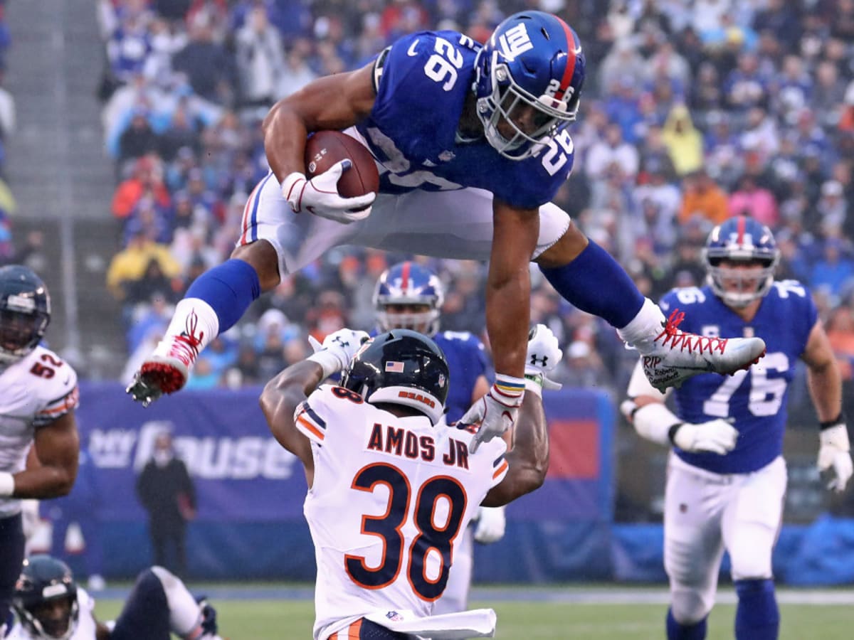 Saquon Barkley hurdle: Giants RB skies over Bears defender (video) - Sports Illustrated