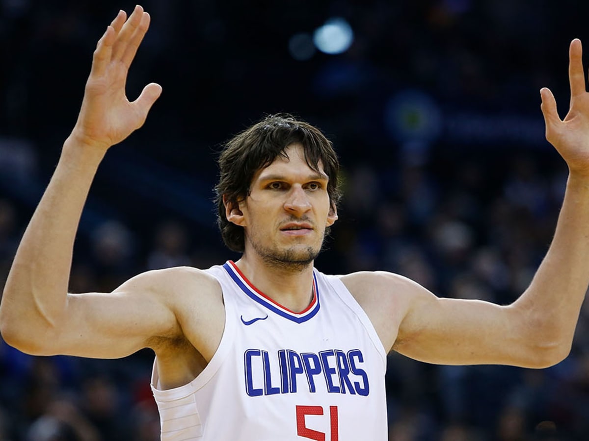 Report: Pistons signing center Boban Marjanovic - who has huge hands