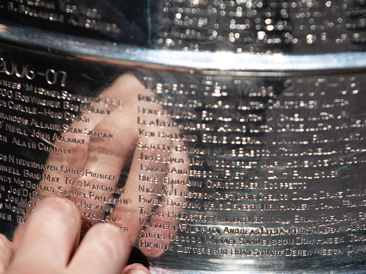 The NHL is stripping Gordie Howe off the Stanley Cup to make room for more  names