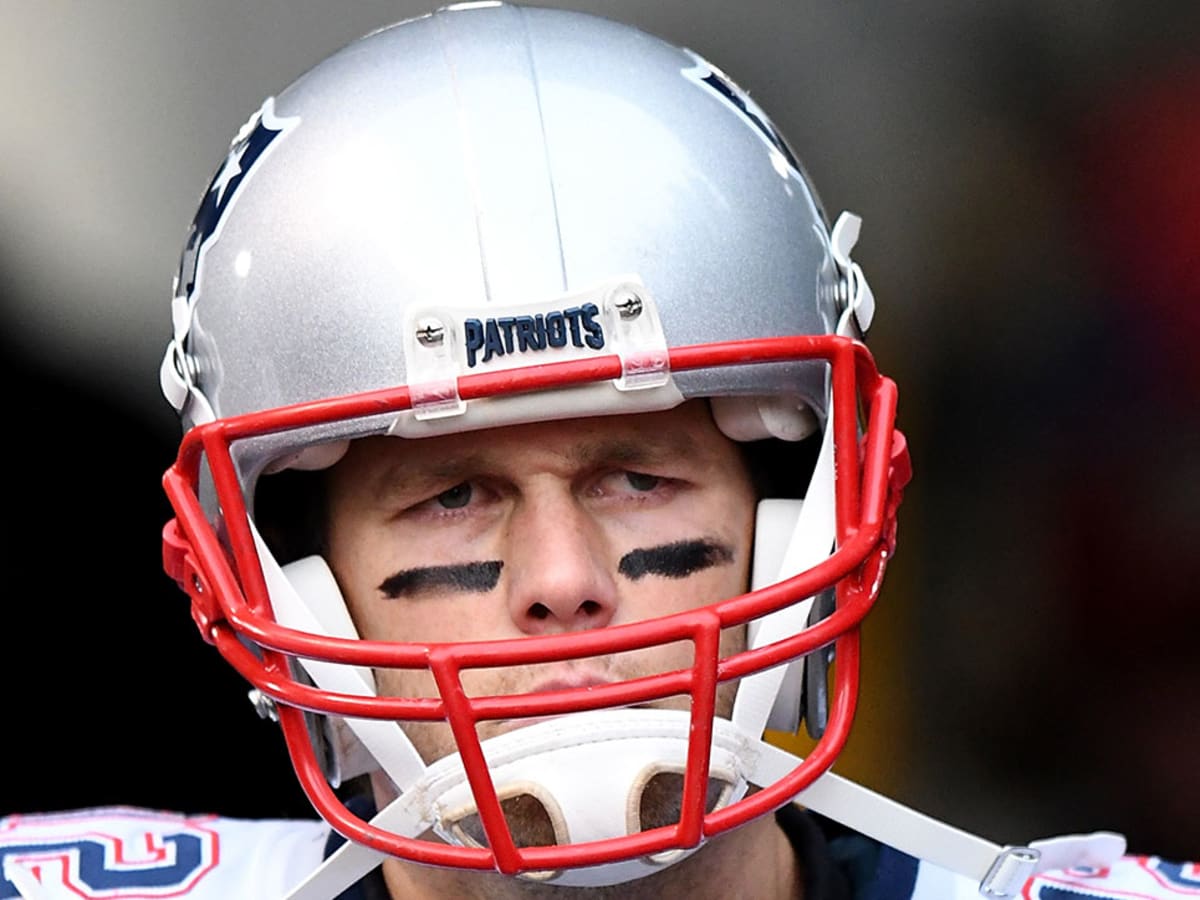 Tom Brady's helmet model among those banned for 2018 - Sports