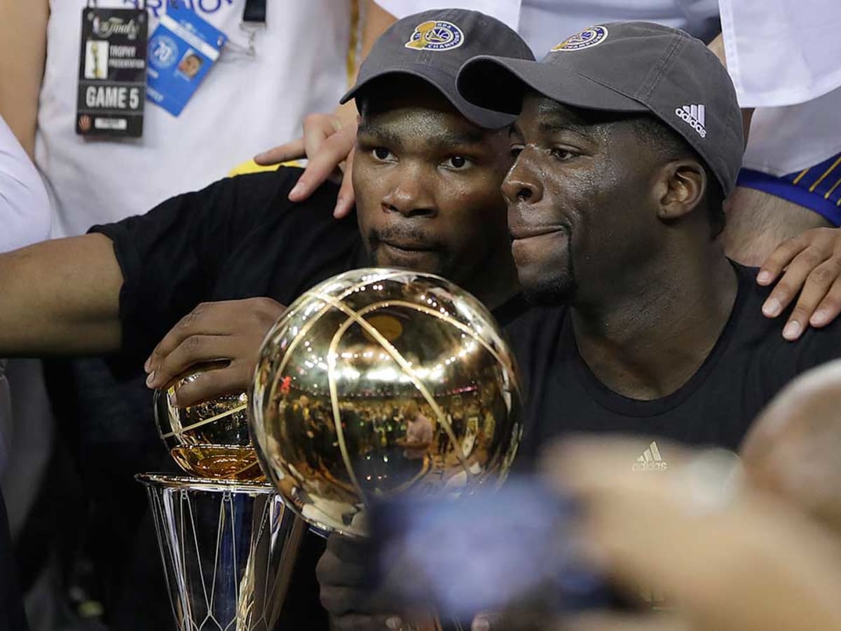  adidas Golden State Warriors 2015 NBA Champions Locker Room  Snap Back Hat : Sports & Outdoors