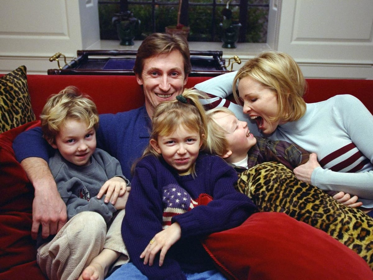 Wayne Gretzky with wife Janet Jones and daughter Paulina