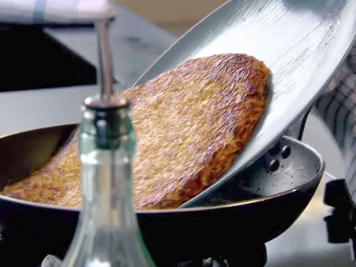 Gordon Ramsay S Recipe For Eggs Baked In Hash Browns Is Confusing Sports Illustrated