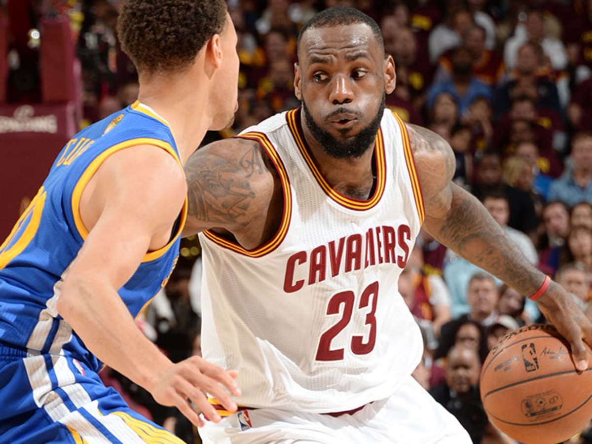 LeBron James, Steph Curry top NBA jersey sales anew