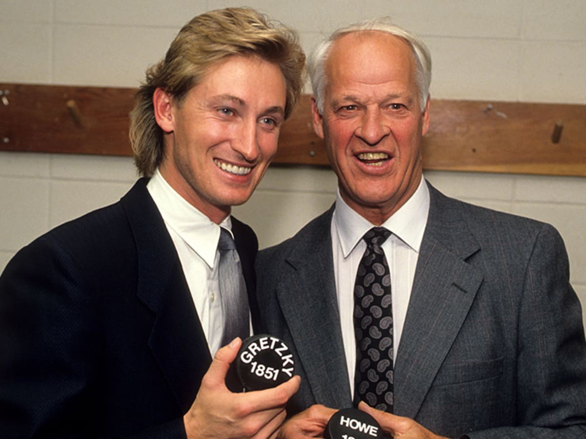 Gretzky tells stories of meeting his idol, Gordie Howe