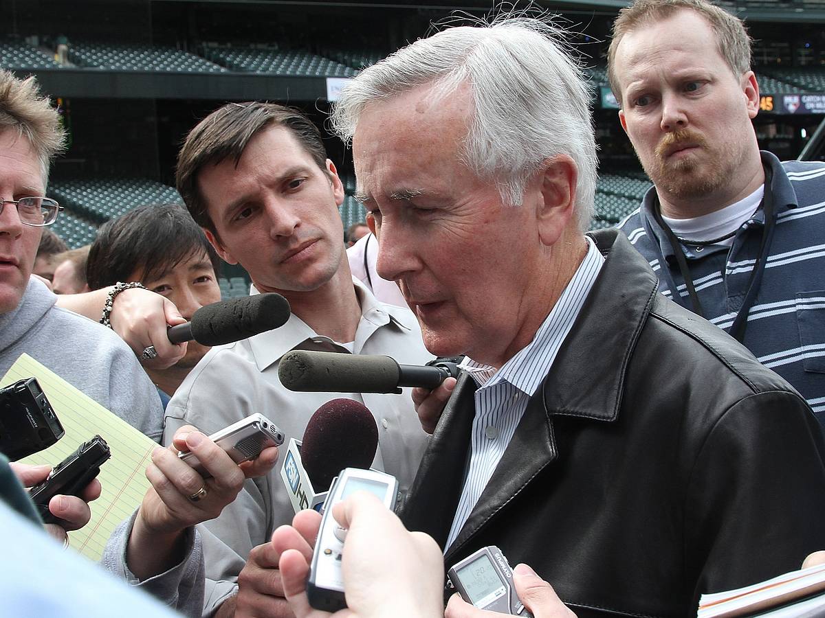 Seattle Mariners Ceo Howard Lincoln Will Resign Sports Illustrated Seattle Mariners Ceo Howard Lincoln Will Resign Sports Illustrated