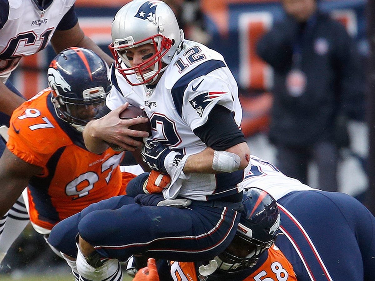Tom Brady left bruised, beaten by Broncos defense in NFL playoffs - Sports  Illustrated