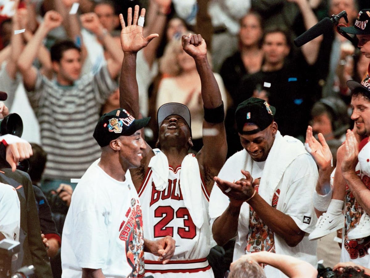 MJMondays: Michael Jordan Drops 52 Points At Scottie Pippen's 1994