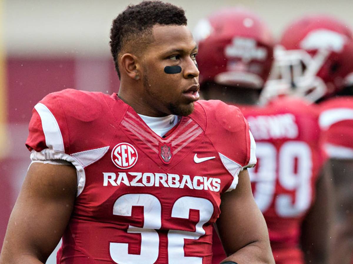 Arkansas Football Rb Jonathan Williams Out All Year Foot Injuy Sports Illustrated Arkansas Football Rb Jonathan Williams Out All Year Foot Injuy Sports Illustrated